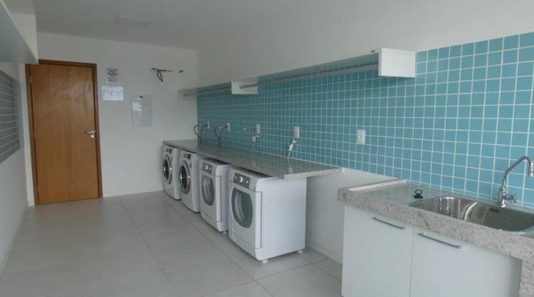 Apto Guarajuba Praia Condominio Porto Smeralda-100 Metros Da Praia Bagian luar foto